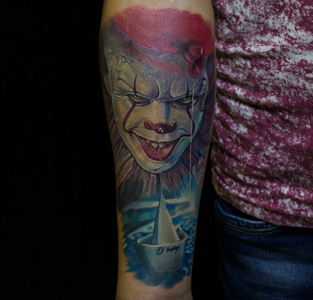 Для хлопців на передпліччі кольорові, фото -  South Needles