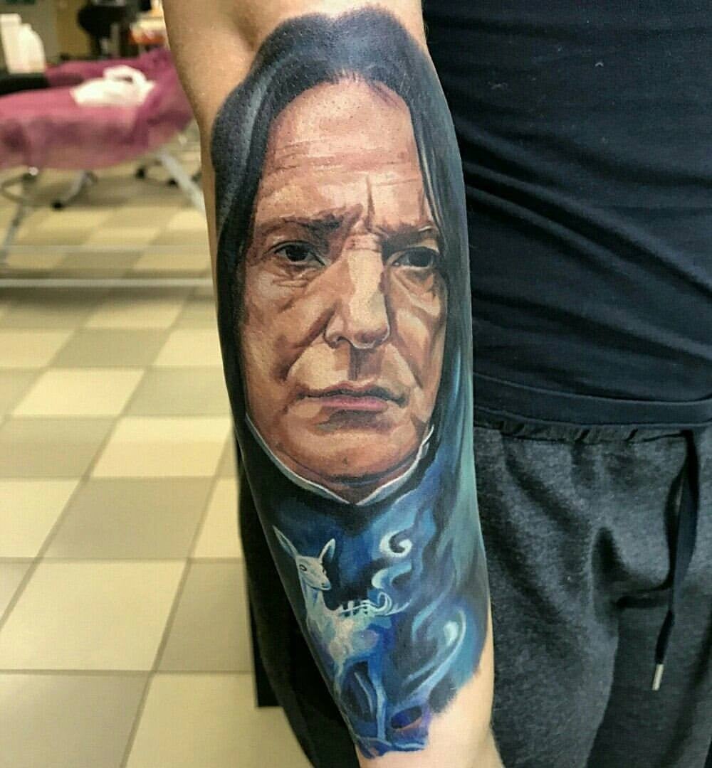 Для хлопців на передпліччі кольорові, фото -  South Needles