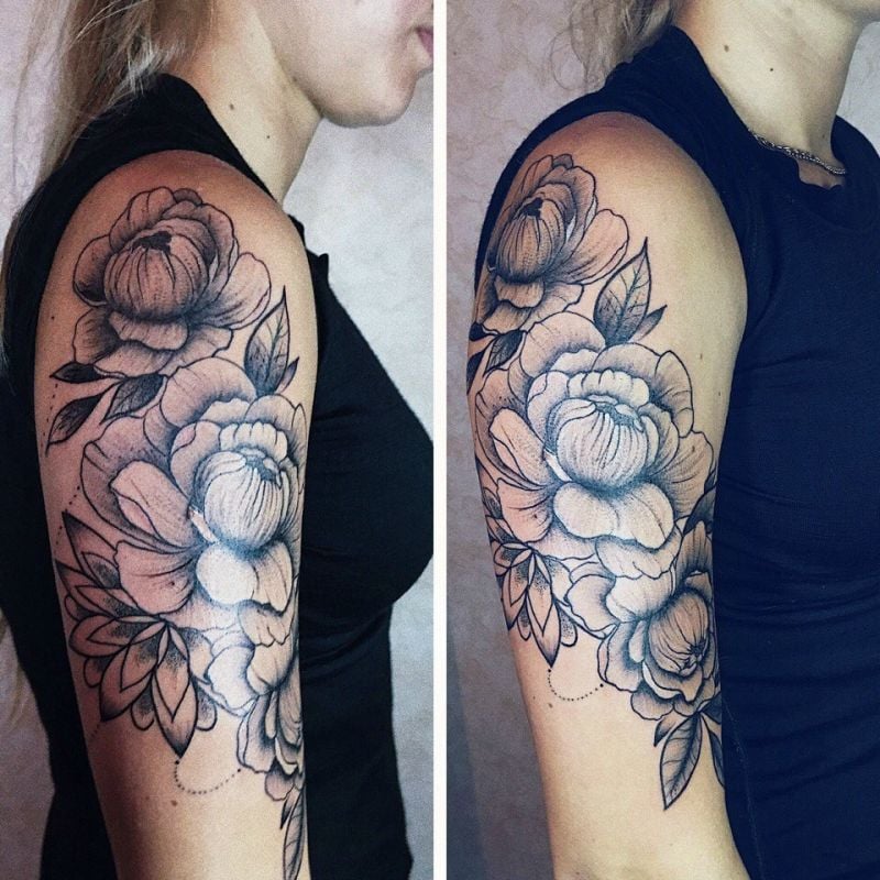 Женские на плече черно-белые, фото - Тату мастер Кристина Блеск