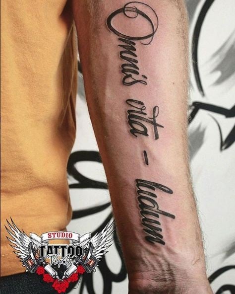 Для хлопців на передпліччі чорно-білі, фото -  VeAn Tattoo Black