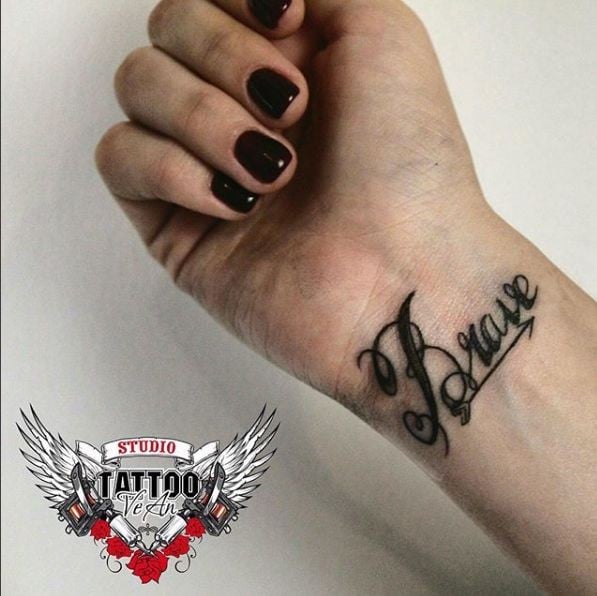 Женские на запястье черно-белые, фото -  VeAn Tattoo Black