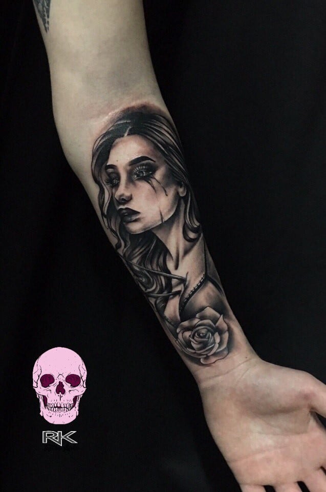 Для хлопців на передпліччі чорно-білі, фото - Тату салон RK Tattoo Studio