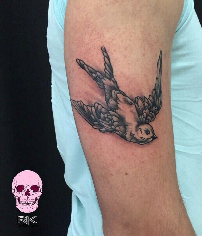 Мужские на руке черно-белые, фото - Тату салон RK Tattoo Studio