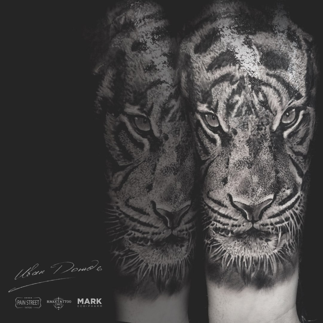 На плечі реалізм чорно-білі, фото - Тату майстер Иван Дождь