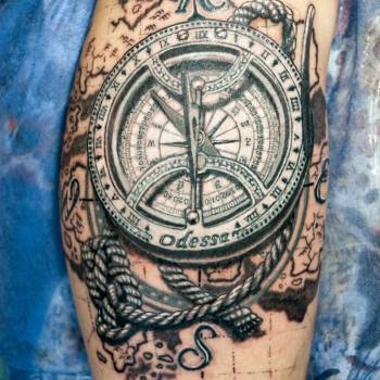 Тату мужские на ноге реализм, фото - Тату мастер Виктор Джура