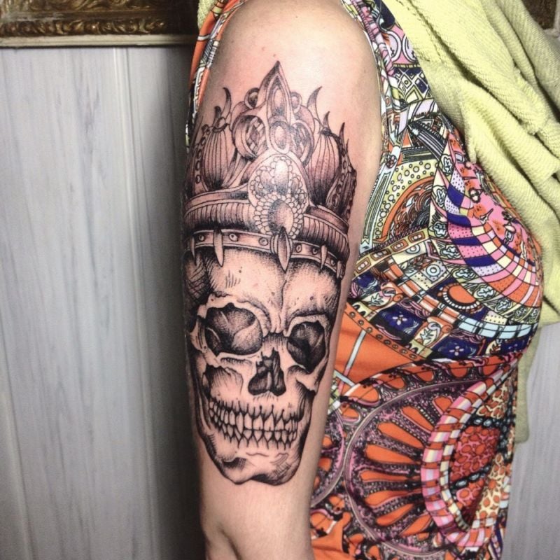 Женские на плече череп, фото - Тату мастер Юля Бабич