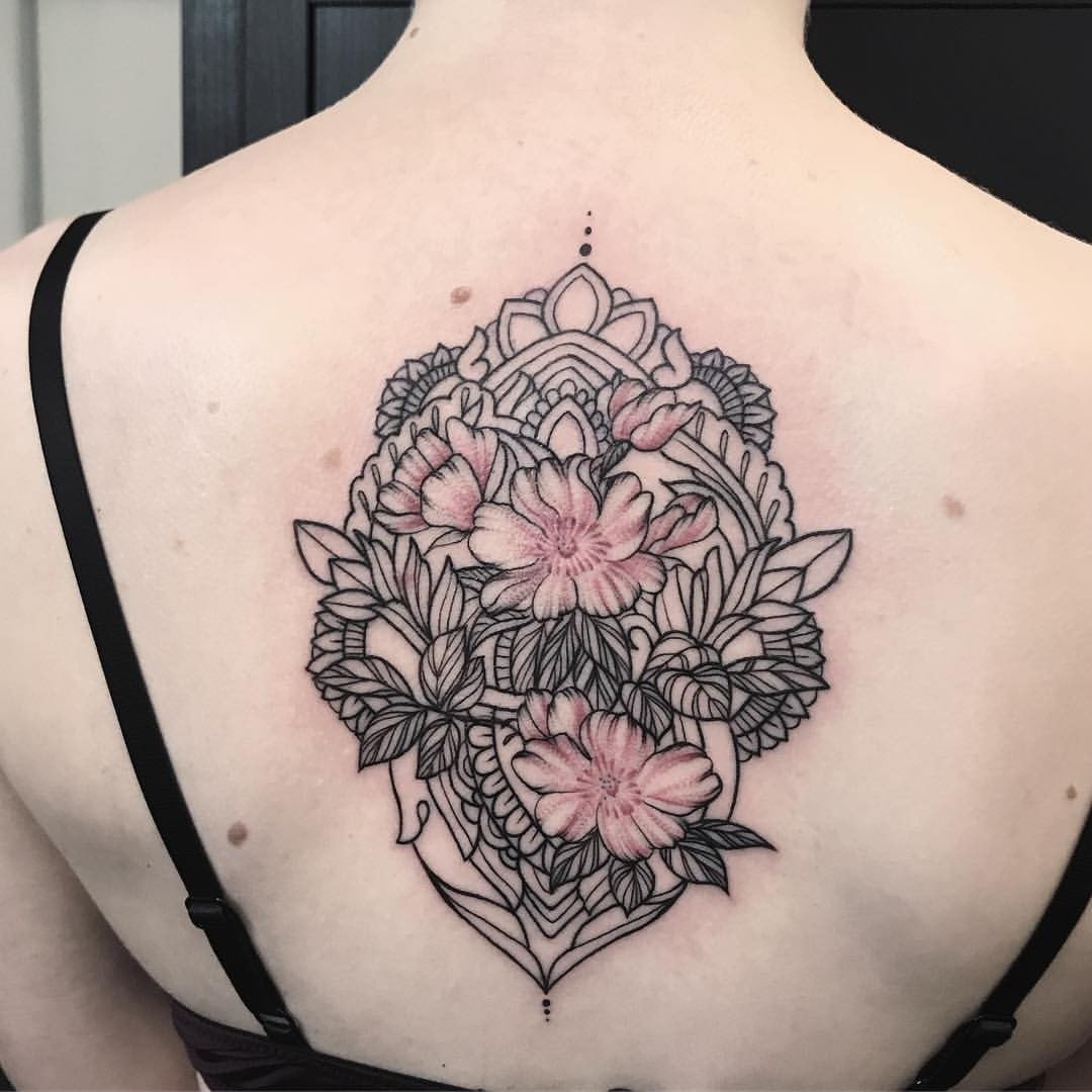 Для дівчат кольорові на спині, фото - Тату майстер Дарья Шишкина