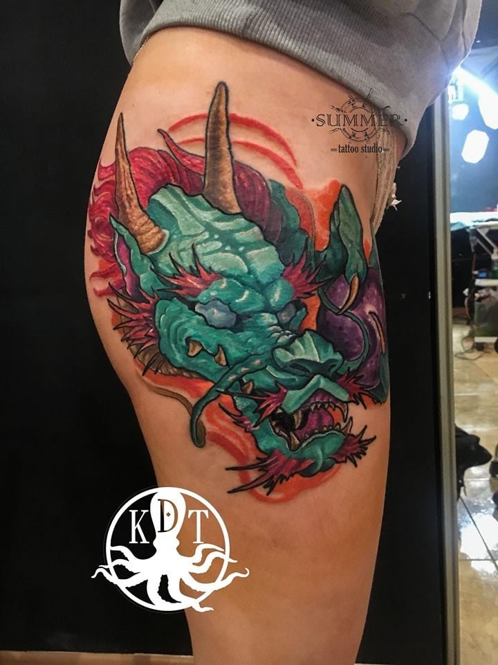 Для дівчат кольорові на стегні, фото - Тату майстер Денис Кононенко