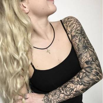 Тату женские рукав черно-белые, фото - Тату мастер Алеша Кобзева