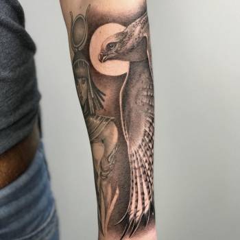 Тату для хлопців на передпліччі чорно-білі, фото - Тату майстер Яков Коновалов