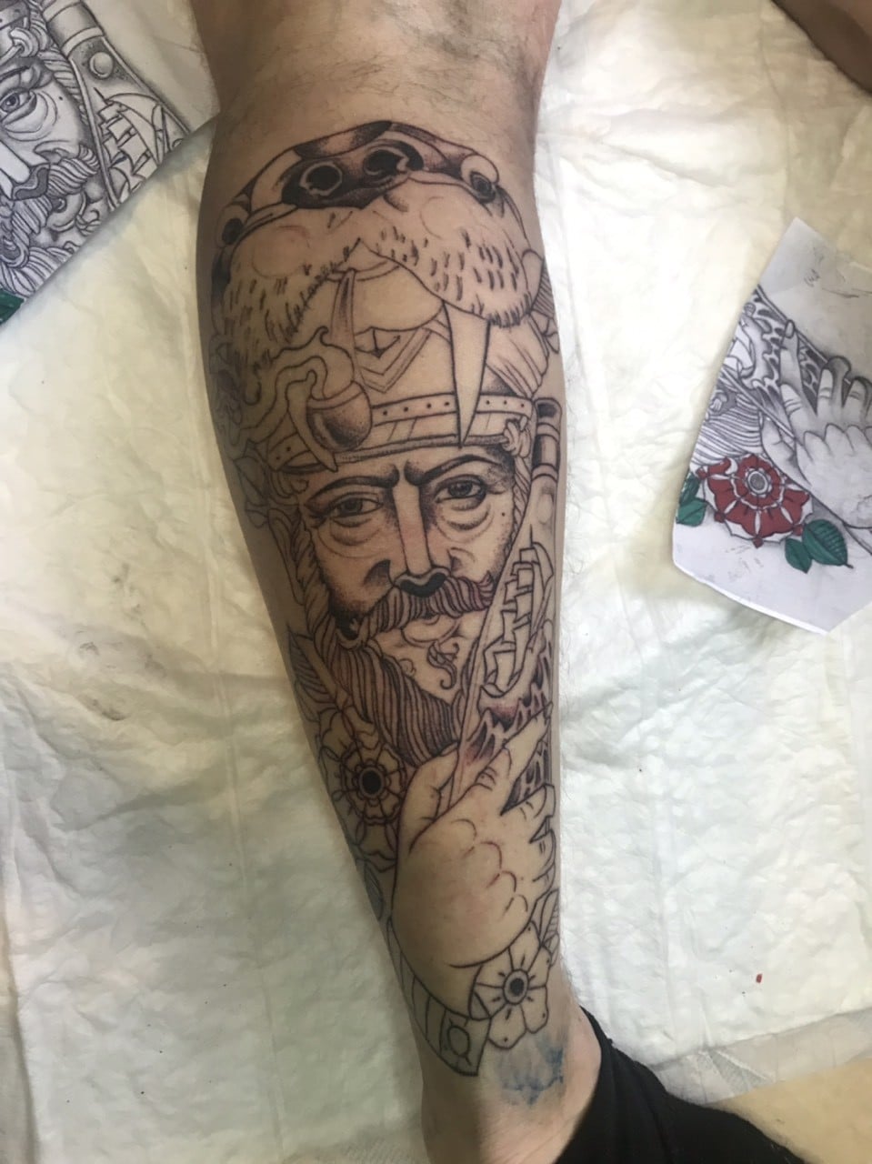 Для хлопців на нозі чорно-білі, фото - Тату майстер Зилюк Лёля