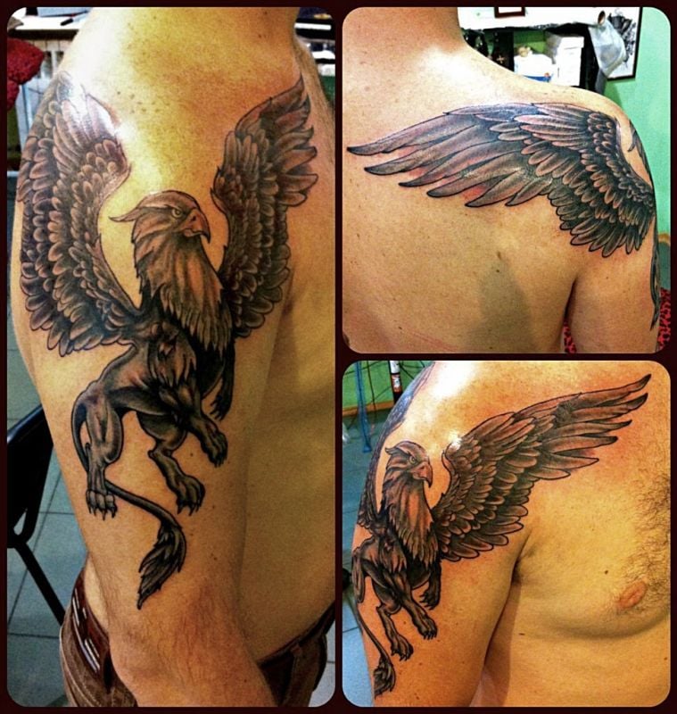 Для хлопців на плечі чорно-білі, фото -  Black Horn Tattoo