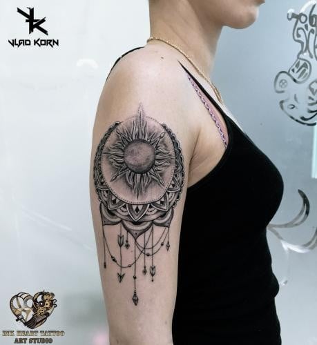 Для дівчат на плечі чорно-білі, фото -  Ink Heart