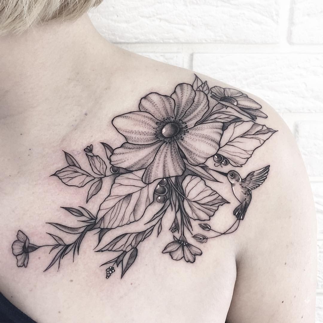 Женские на плече черно-белые, фото - Тату мастер Алина Высоцкая