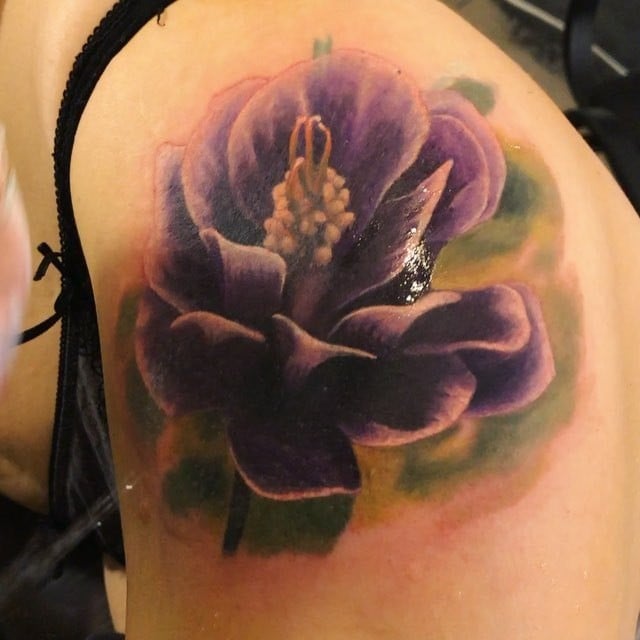 Для дівчат кольорові на стегні, фото - Тату майстер Илья Фалин