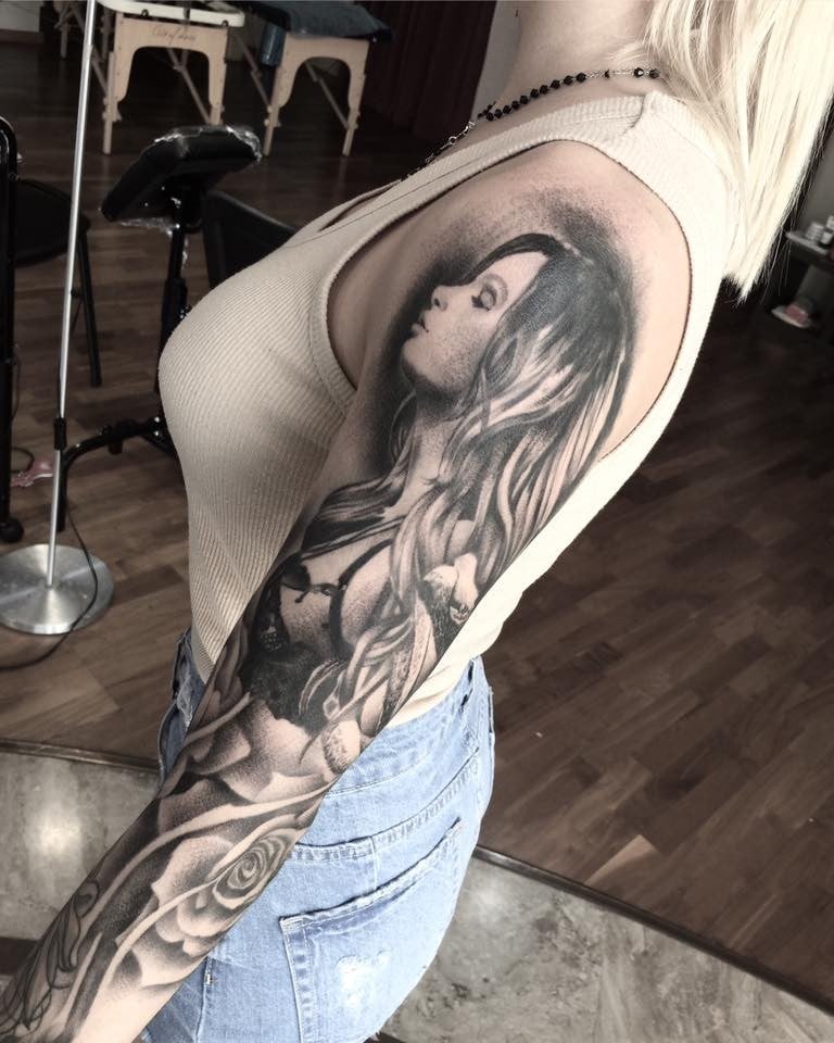 Женские рукав черно-белые, фото - Тату мастер Дмитрий Станков