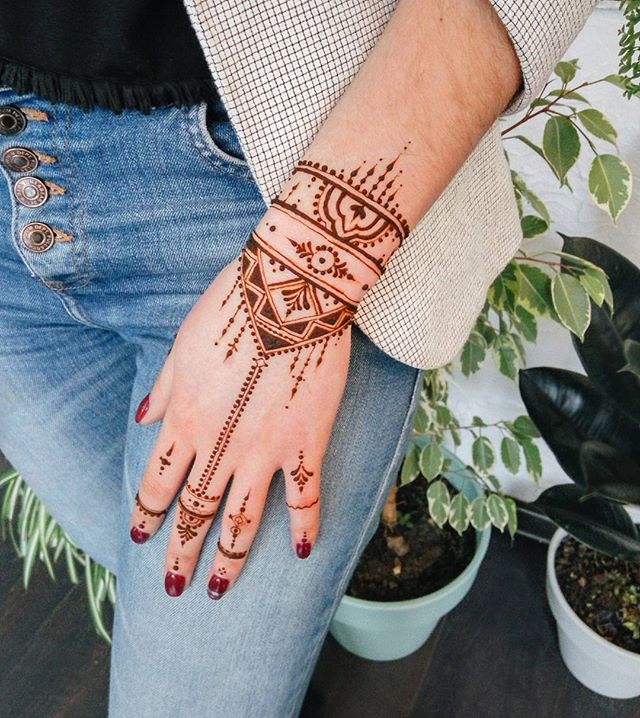 Для дівчат на пальцях хною, фото - Тату майстер Анна Рубан