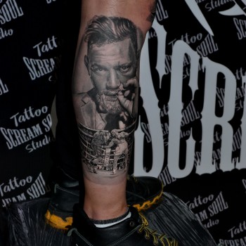 Тату для хлопців на нозі реалізм, фото -  ScreamSoul Tattoo