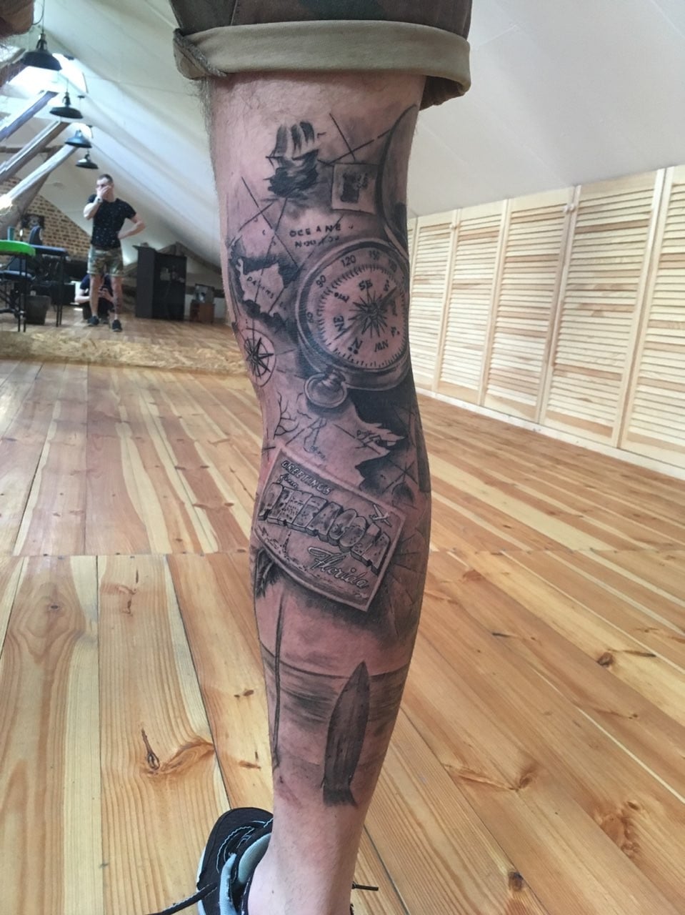 Для хлопців на нозі реалізм, фото -  ScreamSoul Tattoo