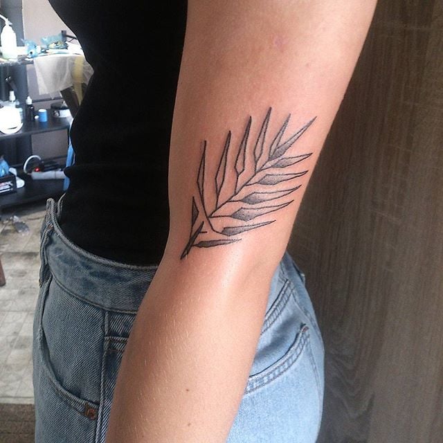 Женские на руке черно-белые, фото - Тату мастер Осинская Екатерина