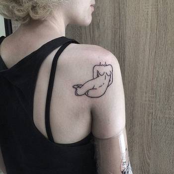 Тату для дівчат на плечі чорно-білі, фото - Тату майстер Осинская Екатерина