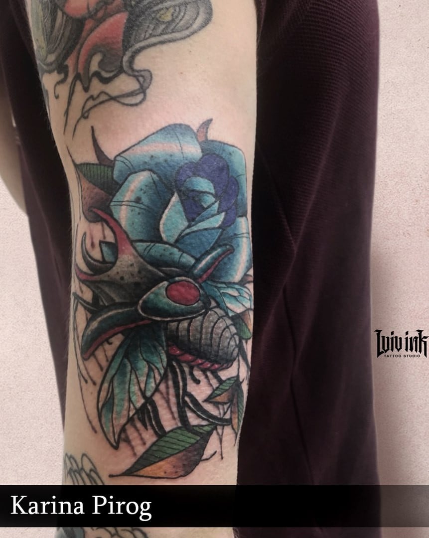 Для дівчат на руці троянда, фото - Тату майстер Каріна Пиріг