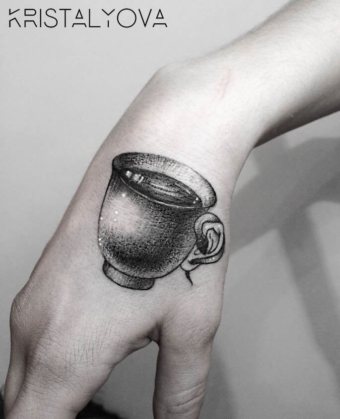 Для дівчат чорно-білі на кисті, фото - Тату майстер Маргарита Кристалёва