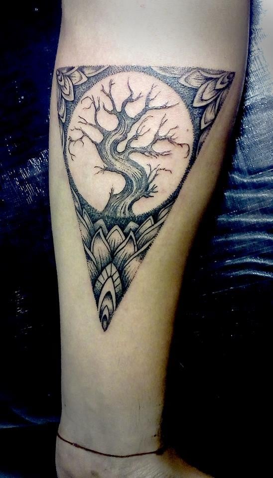 Мужские на предплечье черно-белые, фото - Тату мастер Стас Цимбалюк