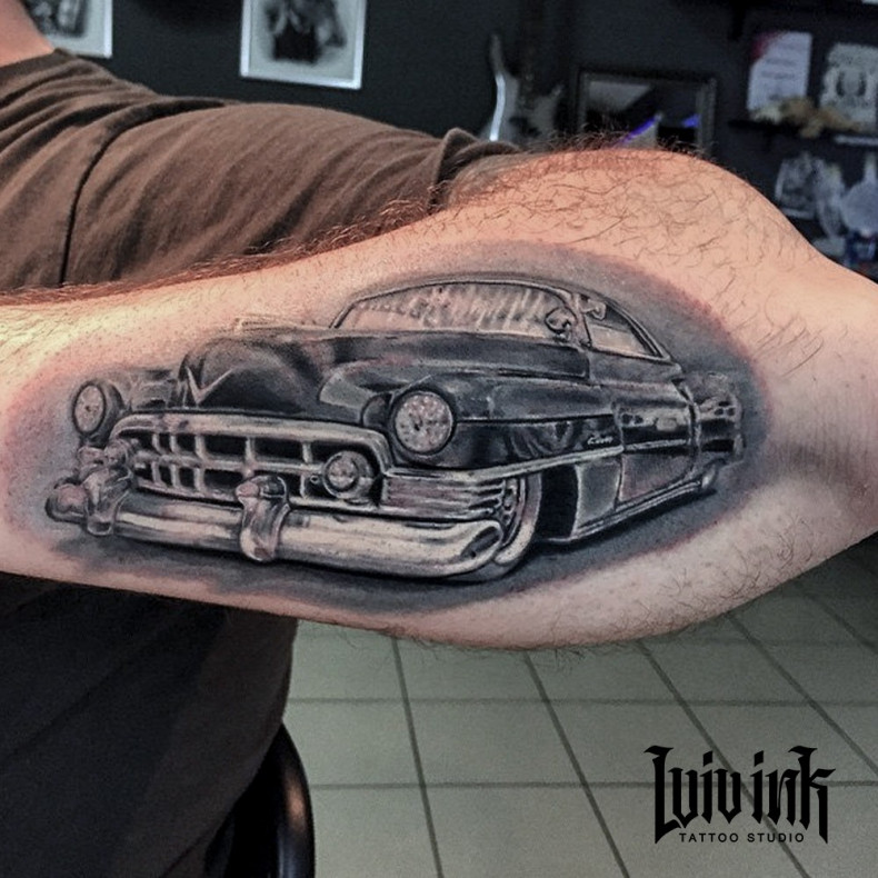 Мужские на руке черно-белые, фото -  Lviv Ink