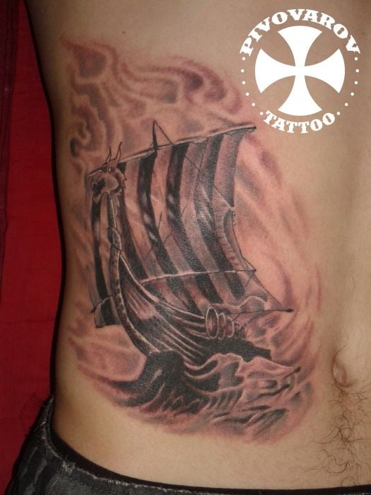 Для хлопців чорно-білі корабель, фото - Тату майстер Pivovarov tattoo