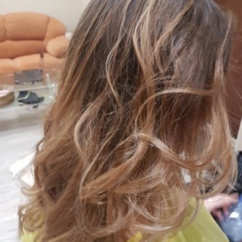 Окрашивание волос
                    Перукар Ирина Вінниця