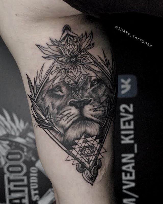 Мужские на руке черно-белые, фото - Тату мастер Дмитрий Сладкий