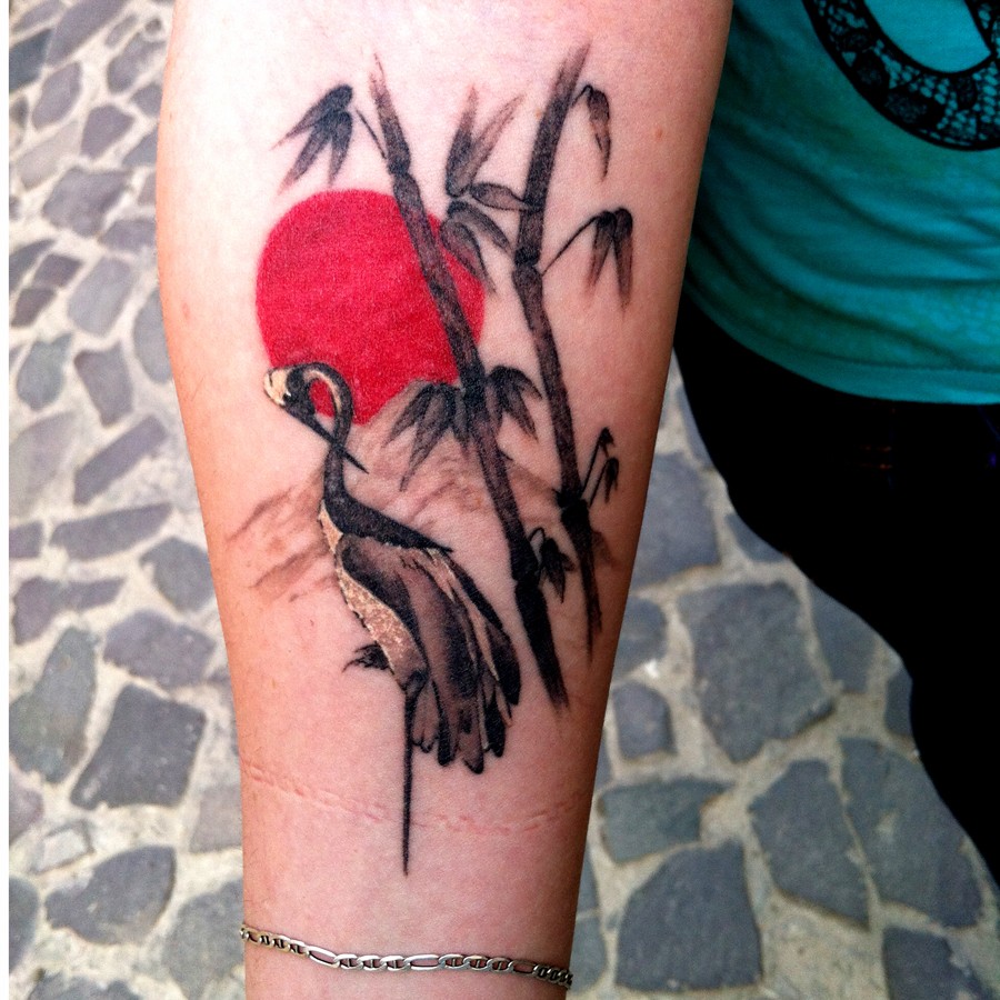 Женские на предплечье цветные, фото -  Батяри tattoo barbershop
