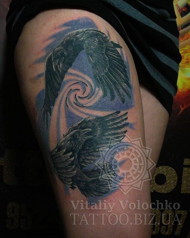 Женские цветные на бедре, фото - Тату мастер Віталій Волочко