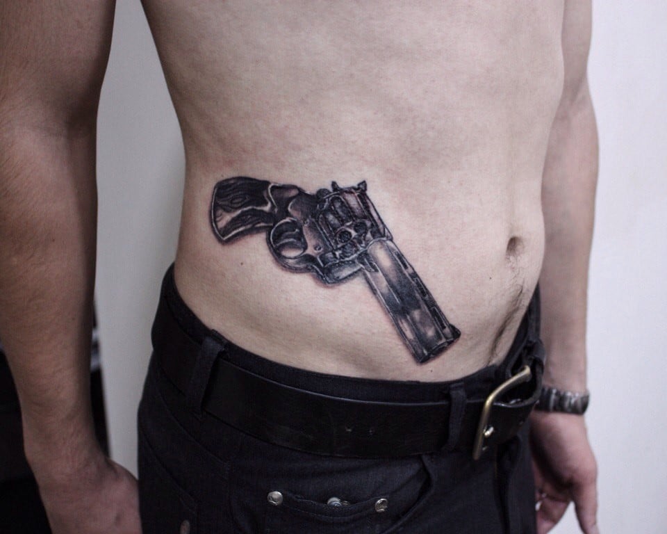 Для хлопців чорно-білі на животі, фото - Тату майстер Sanka Tattoo