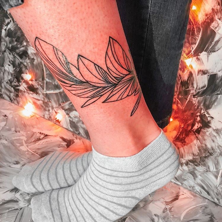 Для дівчат на нозі чорно-білі, фото - Тату майстер Евгения Омельченко