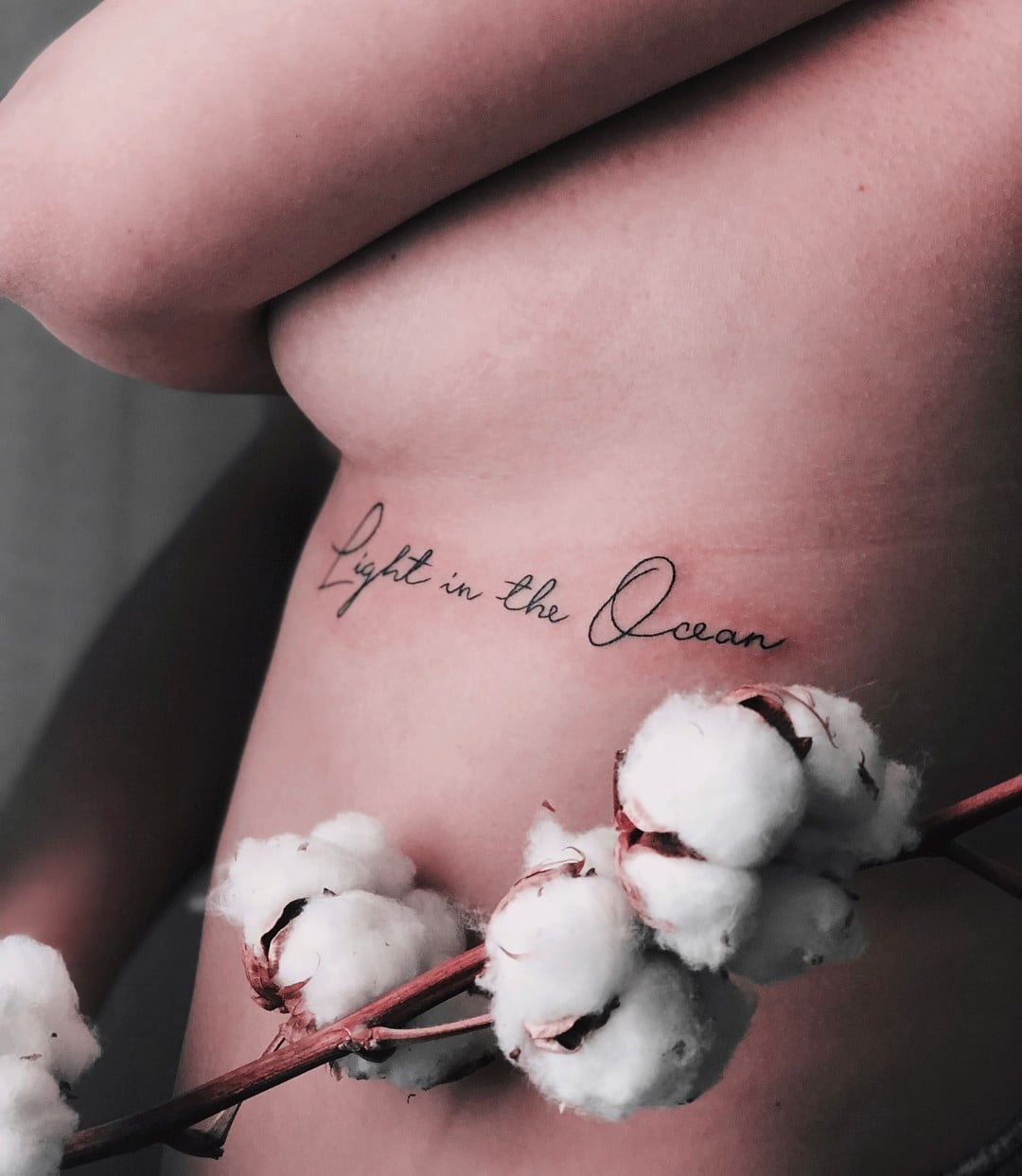 Женские черно-белые надпись, фото - Тату мастер Евгения Омельченко