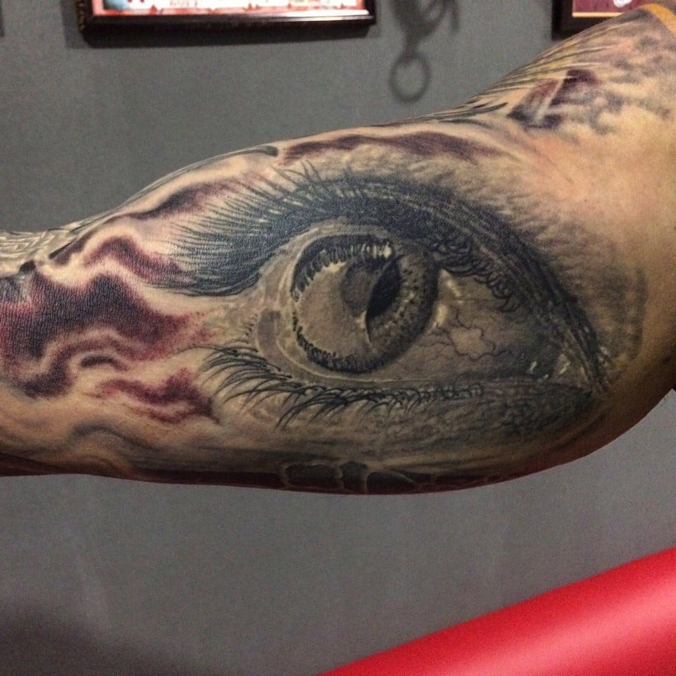 Для хлопців око на руці, фото - Тату майстер Константин Михальский