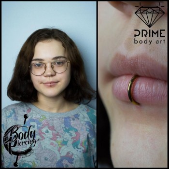 Пирсинг
                    Майстер з пірсингу Андрей Неурозис Київ