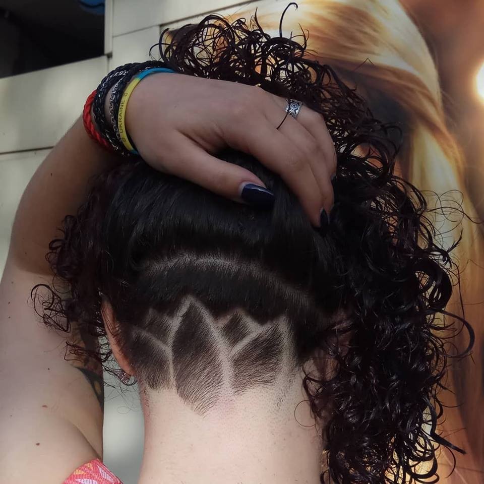 Женская стрижка андеркат Рисунок на волосах (hair tattoo), фото - Парикмахер Катя Чайка