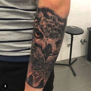 Мужские на предплечье черно-белые, фото - Тату салон Lorizen Tattoo