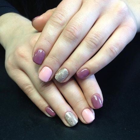 Манікюр з блискітками рожевий фіолетовий, фото -  Asters Beauty Bar