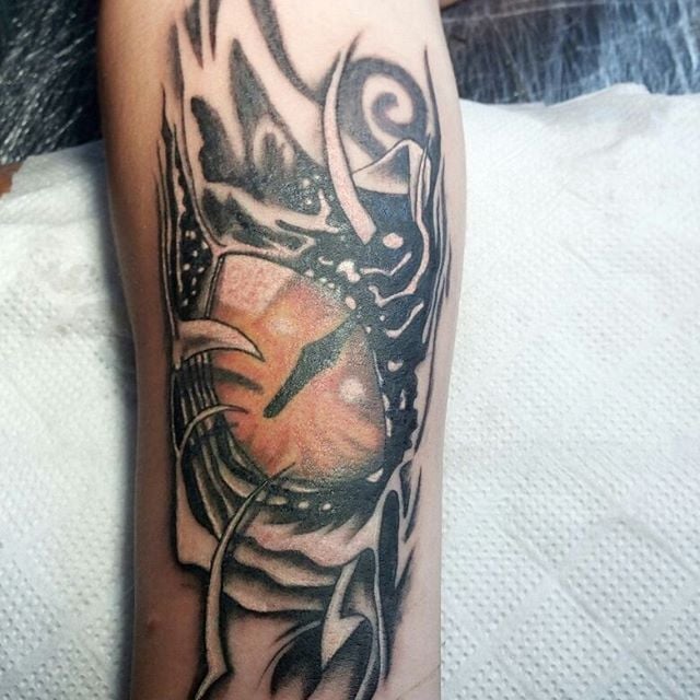 Женские глаз на руке, фото - Тату мастер Артем Дрыга