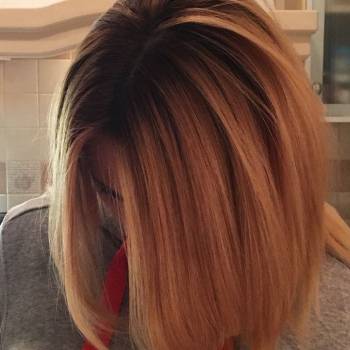 Затемнение корня волос