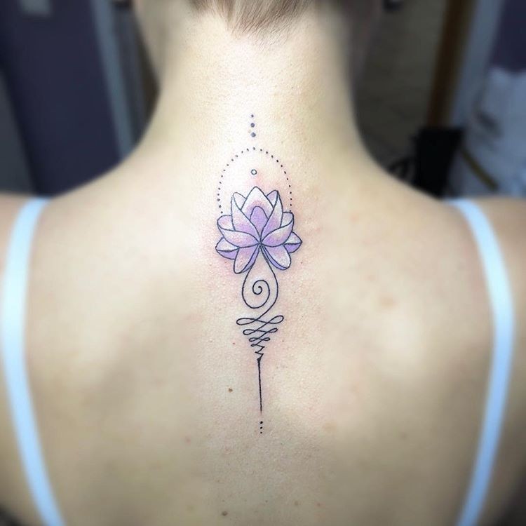 Женские цветные на спине, фото - Тату мастер Анна Фурдуй