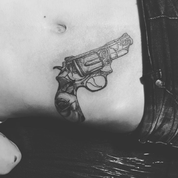 Для дівчат чорно-білі на животі, фото - Тату салон I`m Sorry Mom