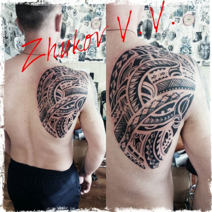 Для хлопців чорно-білі на спині, фото - Тату майстер Виталий Жуков