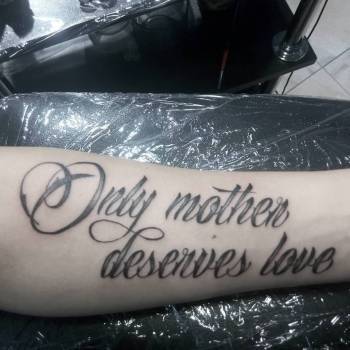 Тату женские на предплечье черно-белые, фото - Тату мастер Андрей Бордиян