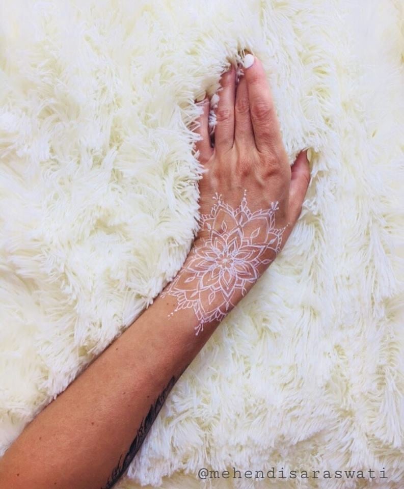 Для дівчат на зап'ясті хною, фото - Тату майстер Ирина