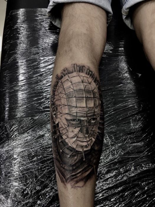 Для хлопців на нозі чорно-білі, фото - Тату салон Paint Skin